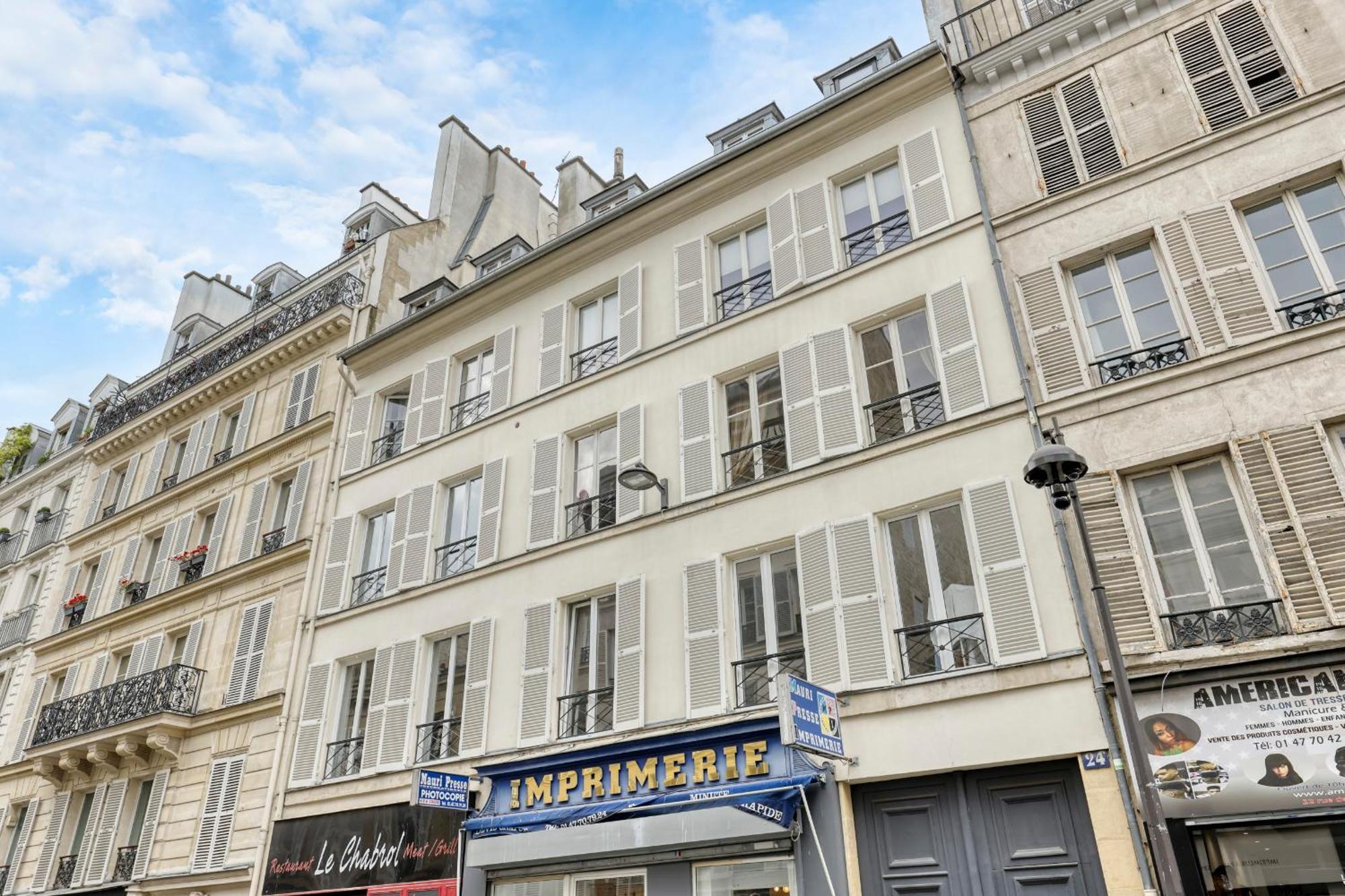 Large Duplex Flat In A Courtyard - Trendy 10 Appartement