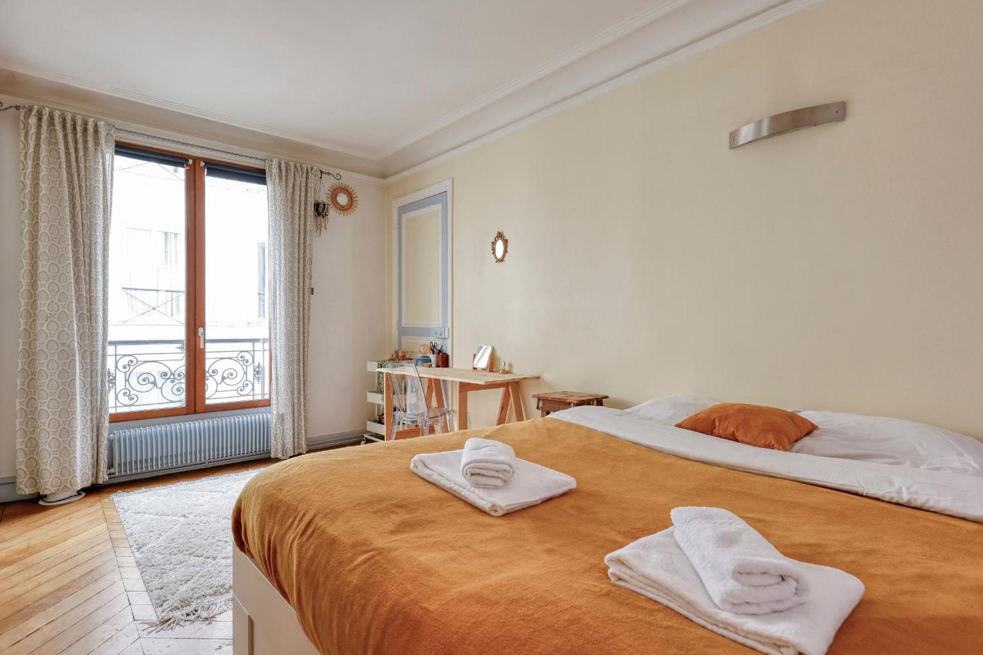 Large Duplex Flat In A Courtyard - Trendy 10 Appartement *